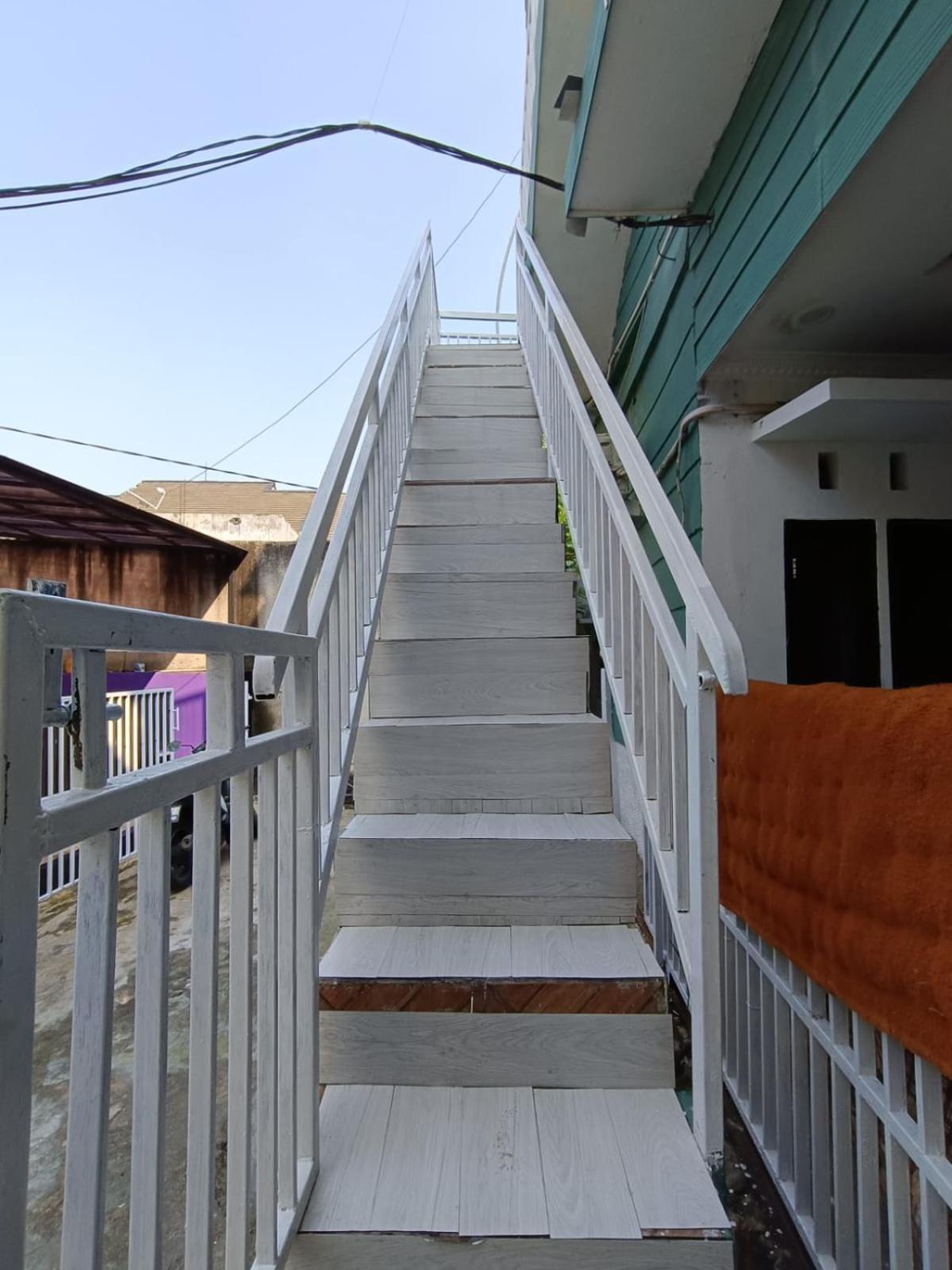Oyo Life 92977 Neba Kost Aesthetic Peladen Exterior foto